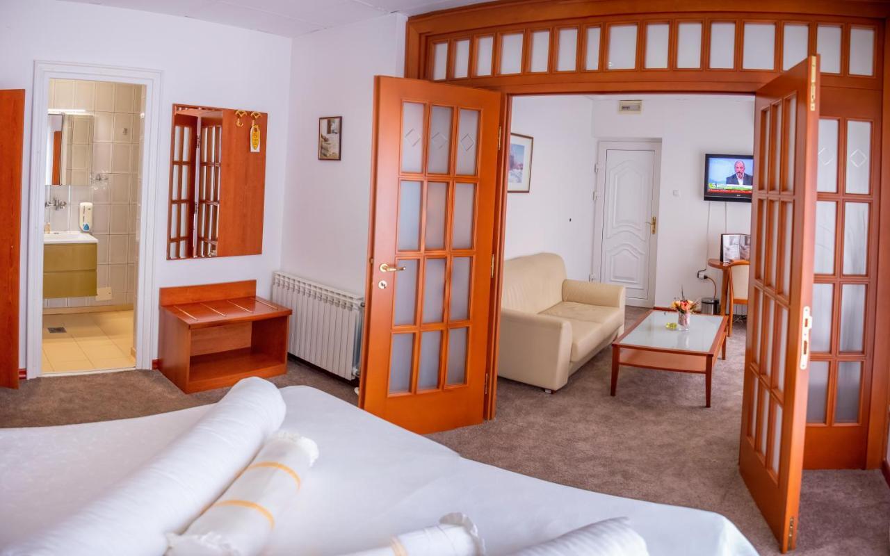Hotel Integra Doboj Buitenkant foto