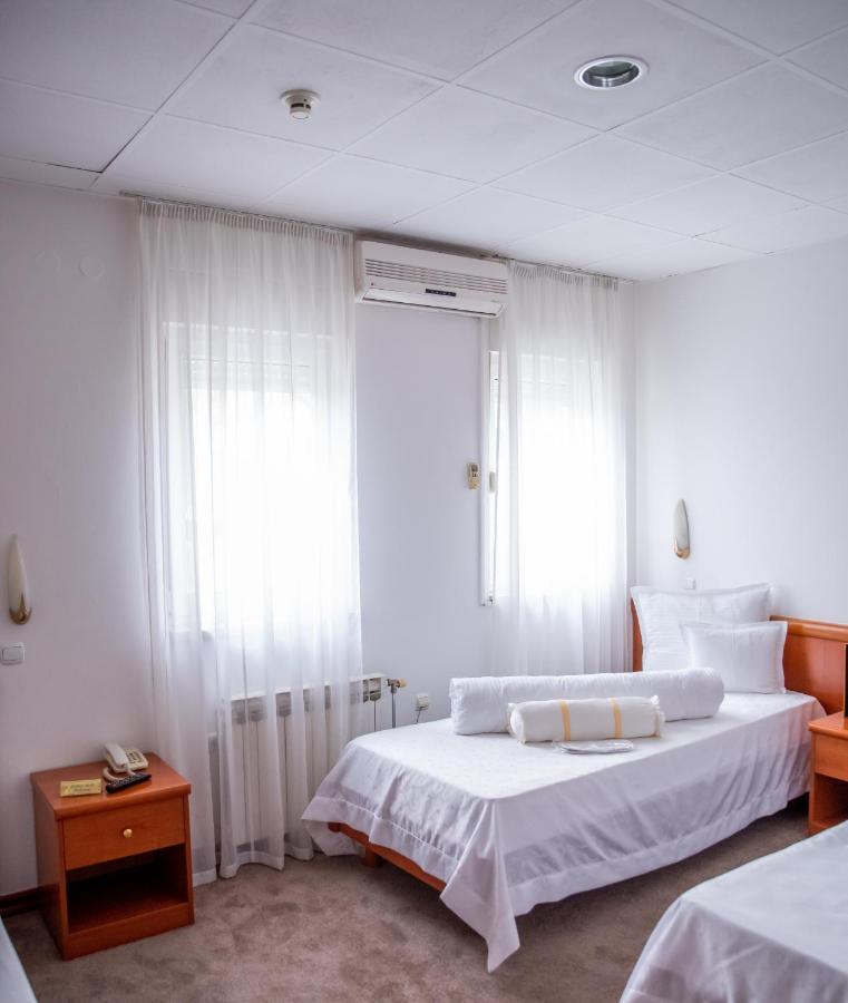 Hotel Integra Doboj Buitenkant foto