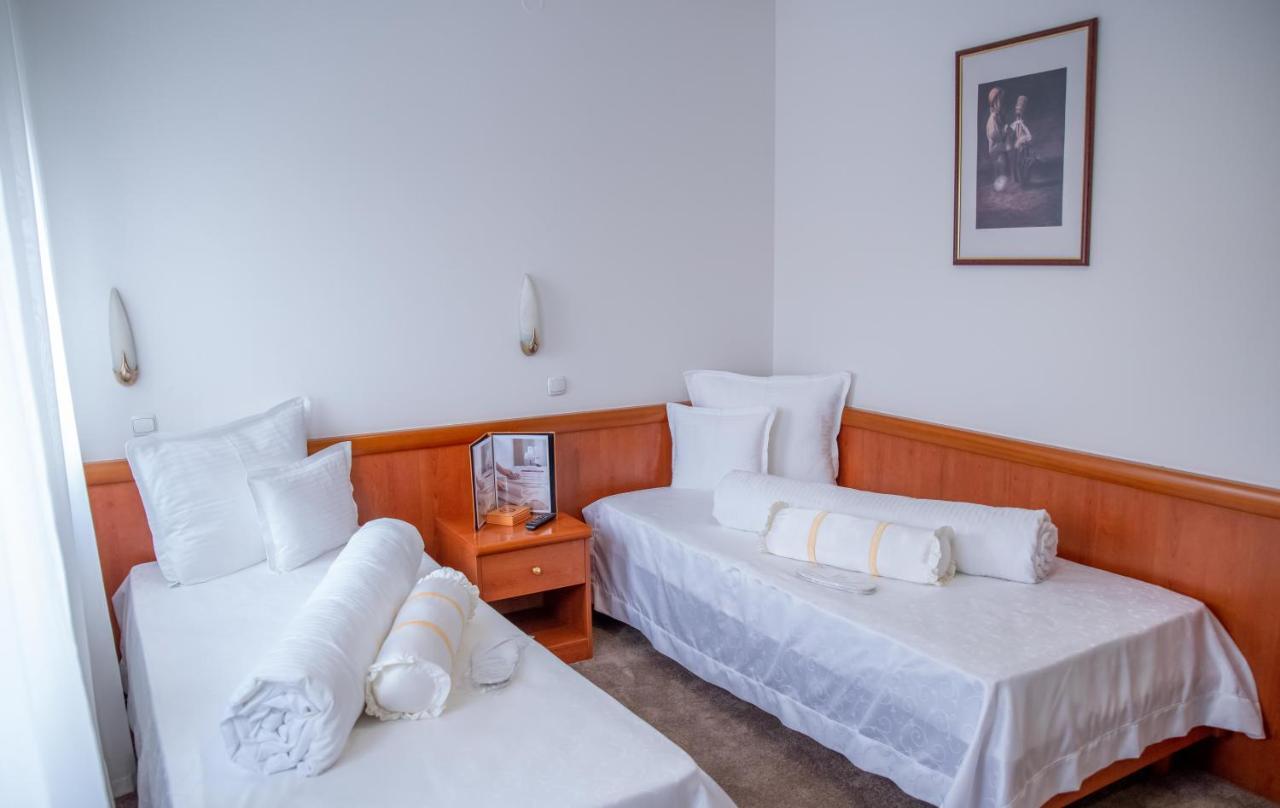 Hotel Integra Doboj Buitenkant foto