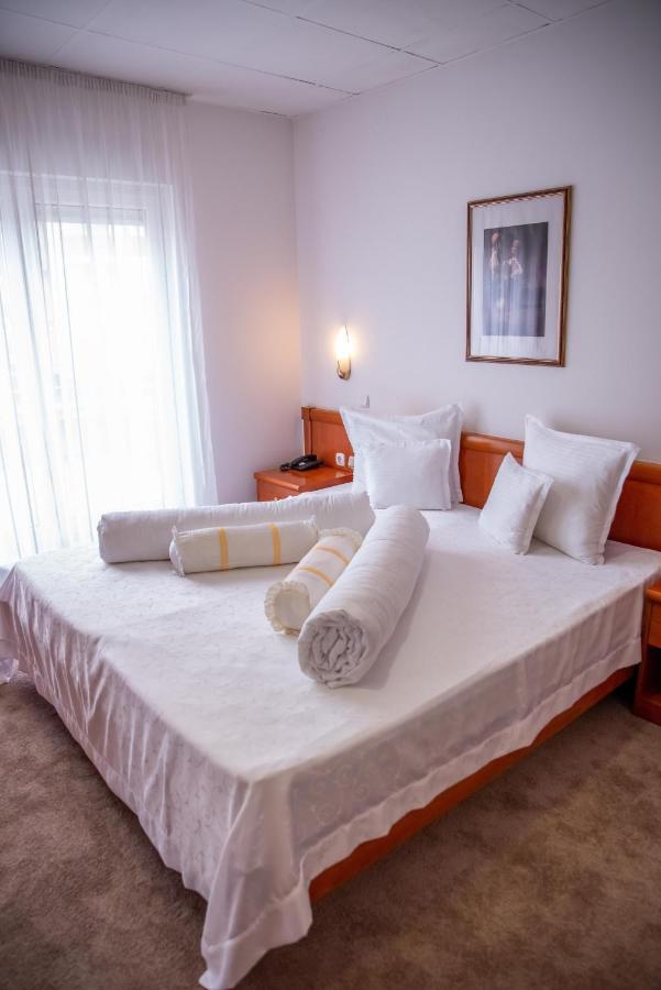 Hotel Integra Doboj Buitenkant foto