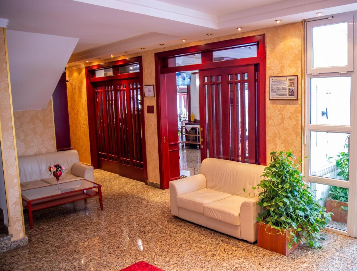 Hotel Integra Doboj Buitenkant foto