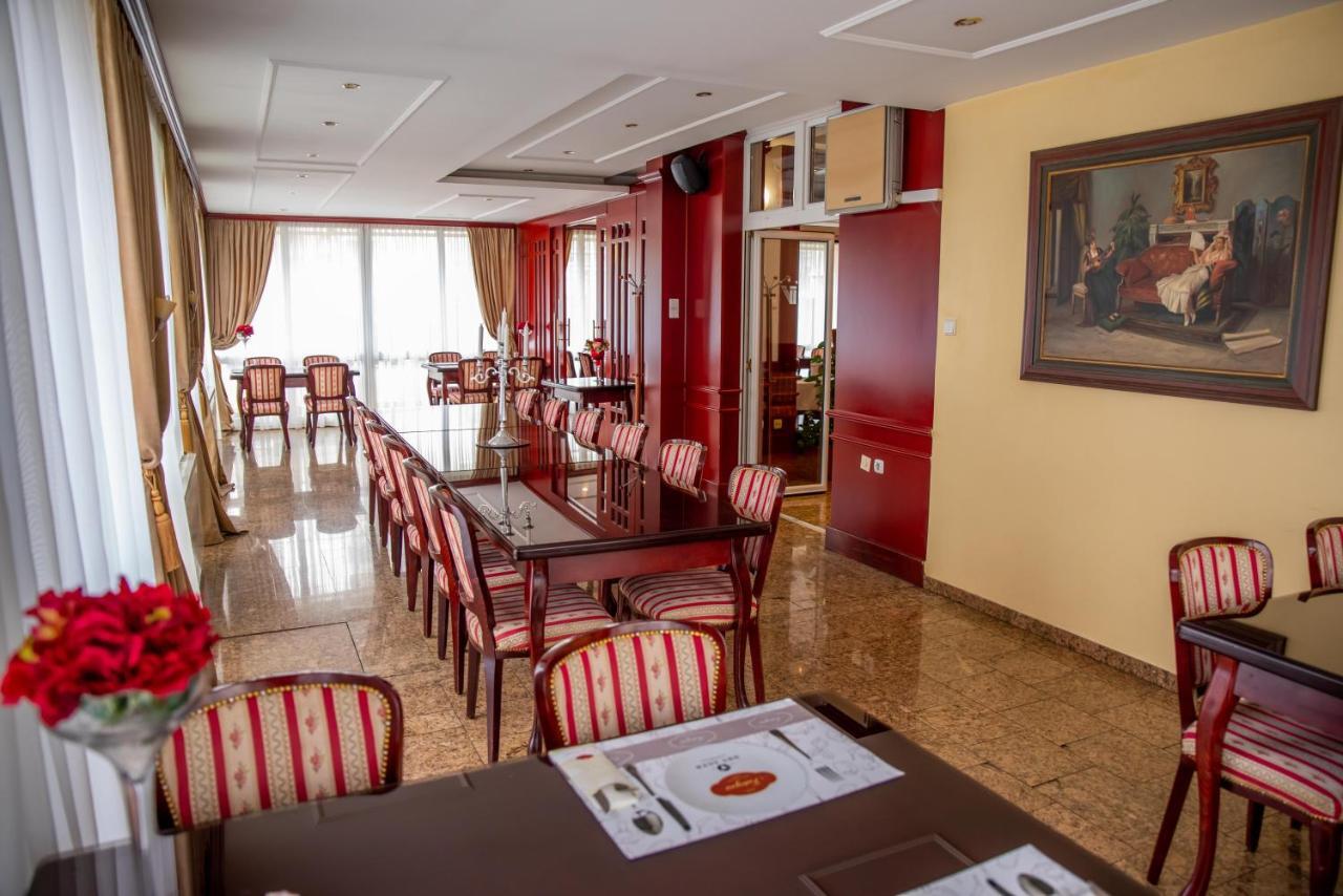Hotel Integra Doboj Buitenkant foto